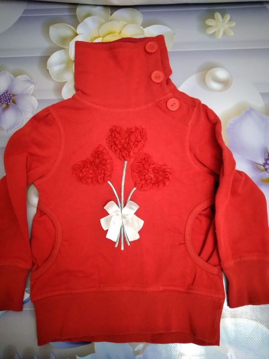 Кофточки  2 штуки  для  девочек.,ширина 33см.длина 43 см.