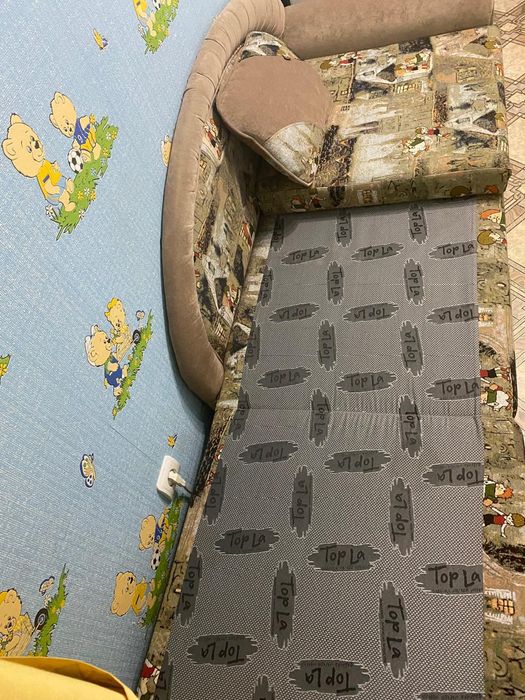 Диван подростковый