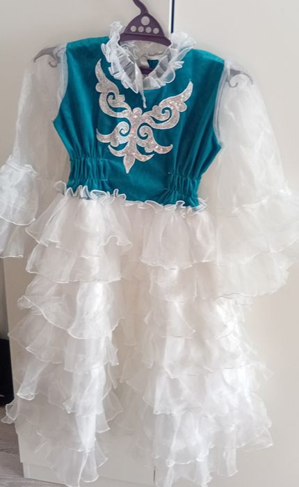 Платье и одежда на девочку