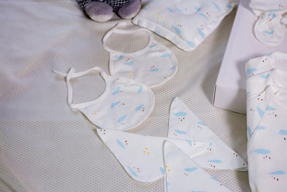 Комплекты для новорожденных