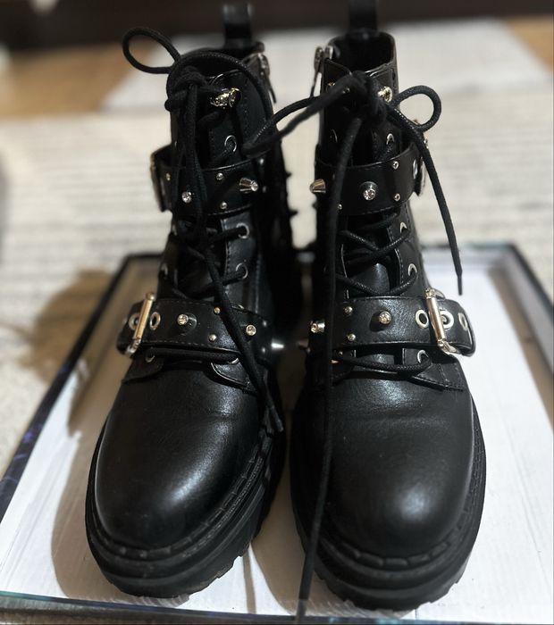 Черни боти Bershka