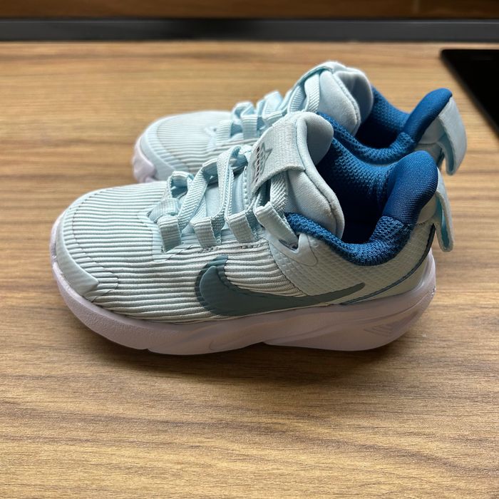 Маратонки Nike 22размер