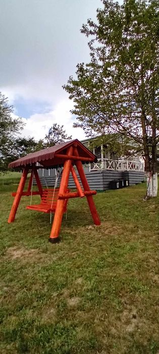 Leagăn rustic din bile de brad