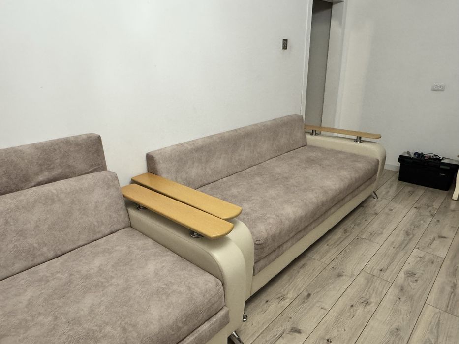 Диван + кресло с подушками