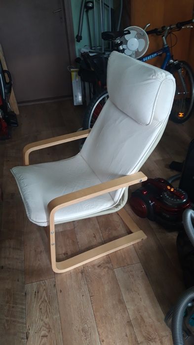 Кресло  и офис стол