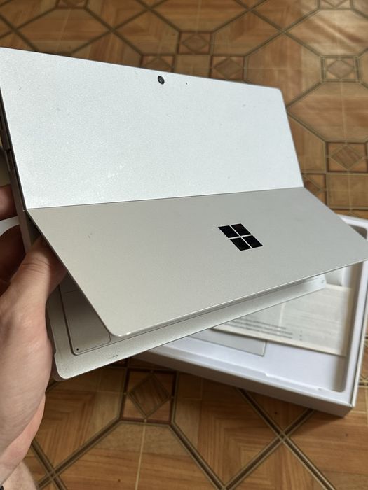 Microsoft Surface Pro 7+