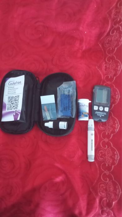 Продам глюкометр лежит