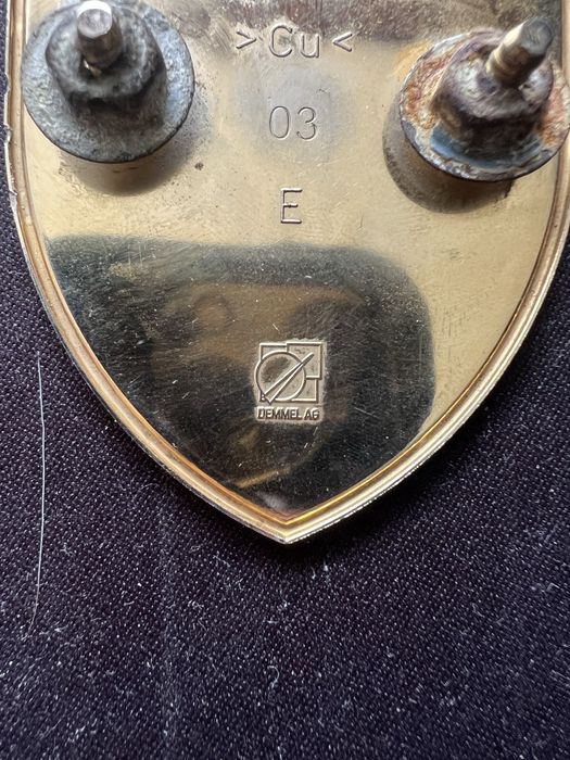 Эмблема Porsche Cayenne/911/Macan