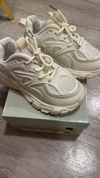 Кросы унипол 30 р