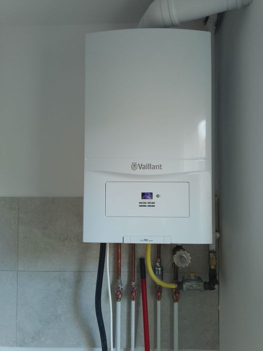 Proprietar, vand apartament 2 camere , zona Astra, strada.Soarelui, Brasov, complet renovat, instalatii sanitare, electrice , tamplarie,travertin.