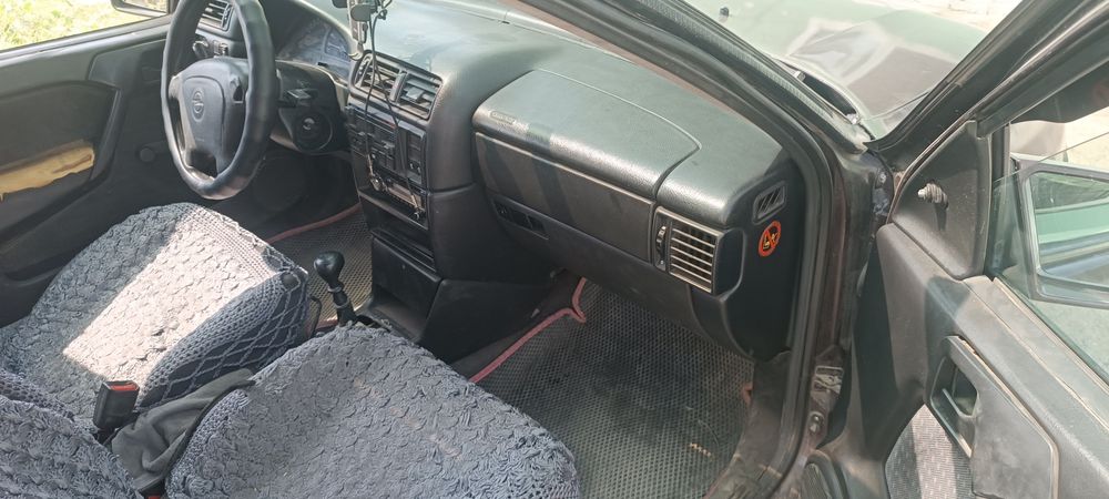 опел вектра обьем 1.6 1995 года