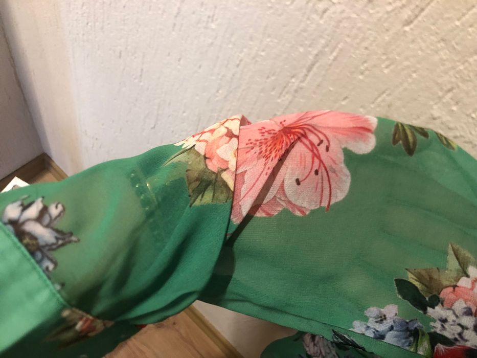 Елегантна дамска рокля