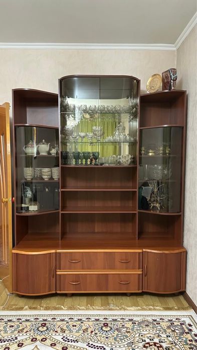 Срочно продается горка (стенка) в хорошем состоянии