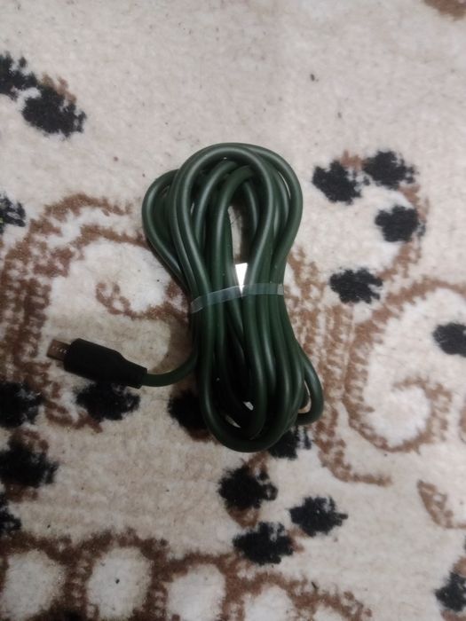 Продам новую зарядку