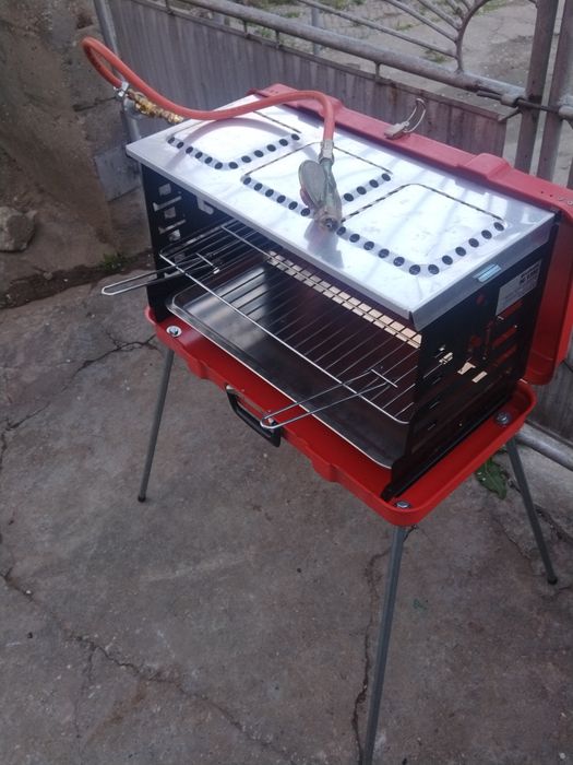 Немско разглобяемо газово барбекю с три горелки Einhell.
Марка: EINHEL