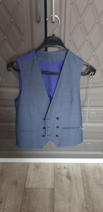 Костюм школьный -тройка