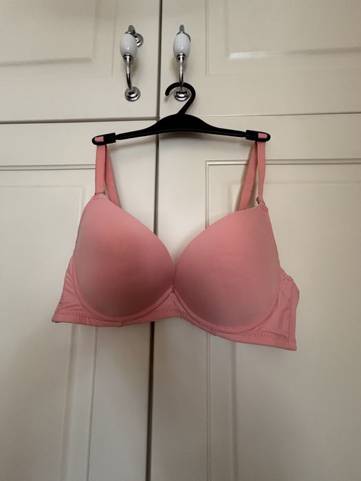 Сутиени H&M, Tezenis, Hunkemollee