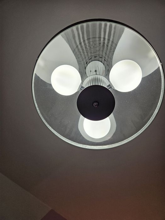 Полилей с три крушки