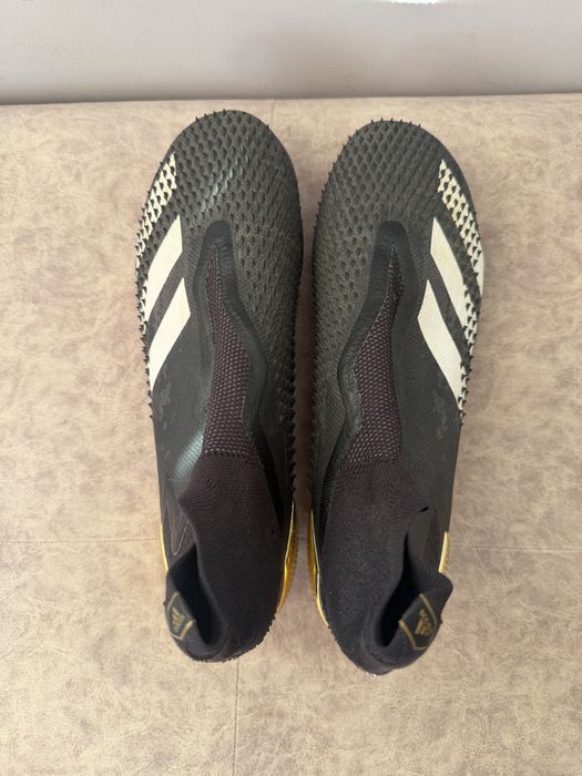 Adidas Predator(футболни обувки)