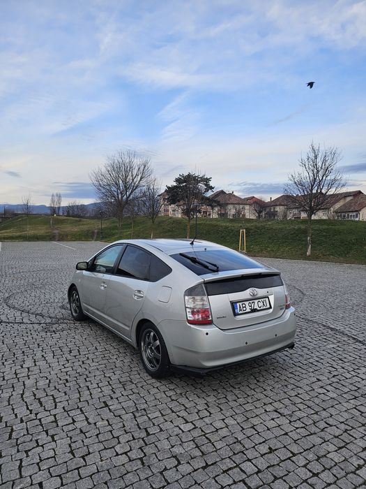 Toyota Prius 2  Hybrid / + Gpl