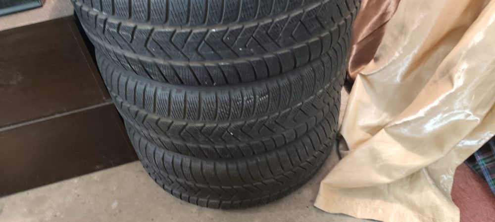Продаю комплект Резины