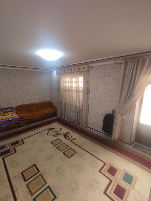 Jizzax shahar Doʻstlik mahallasiida hovli