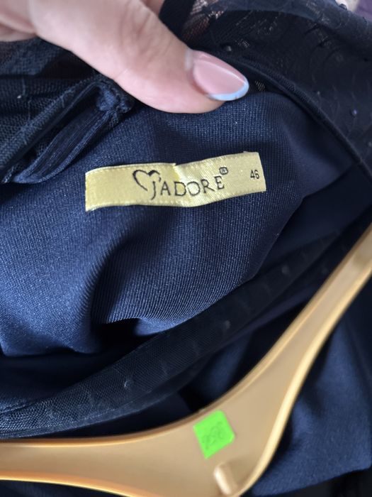 Рокля в тъмносин цвят