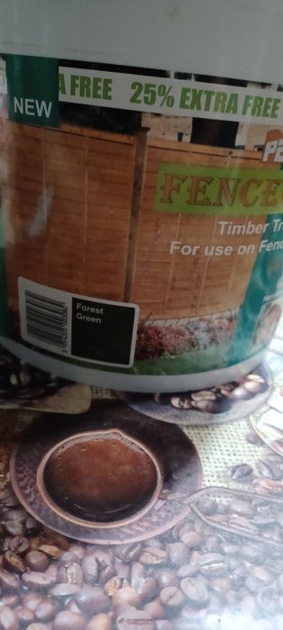 Водоустойчива боя за дърво!