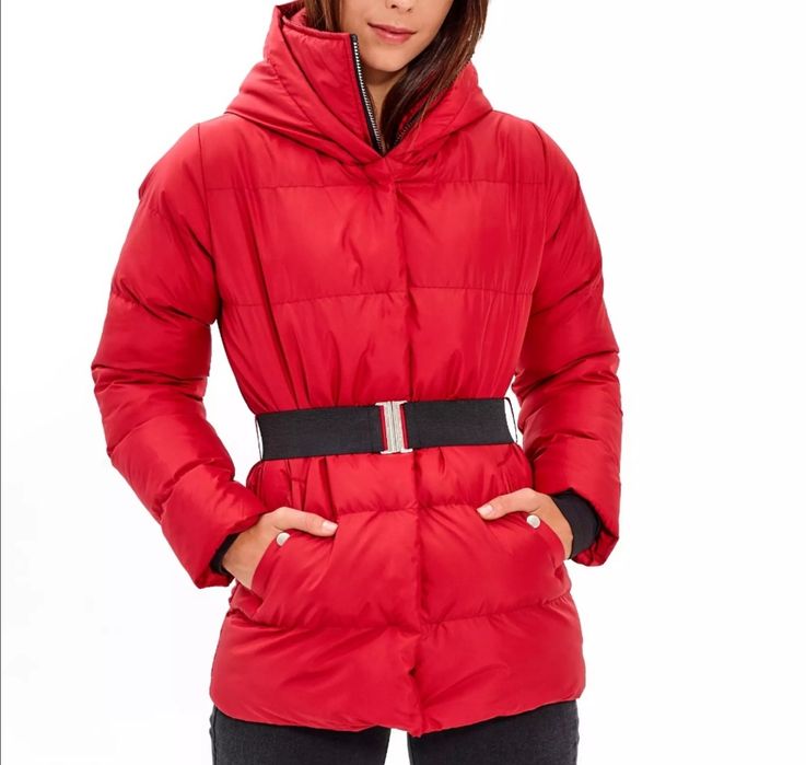 Vând geaca dama rosie