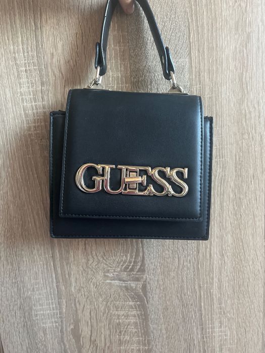 Чисто нова неизползвана чанта на guess оригинална