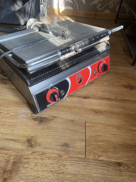 Лаваш аппарат ва тостор каттаси ва столлар(турк)