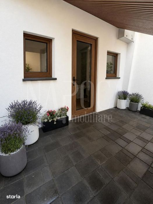 Apartament o camera de vanzare in Floresti