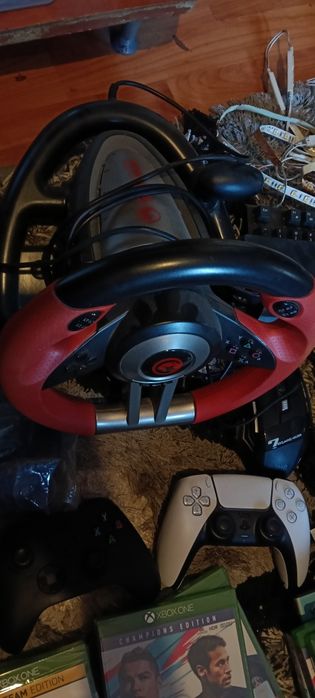 Vând lot accesorii gaming – volan