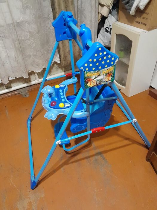 Продается стульчик и качеля.22 тысячи вместе.Торг