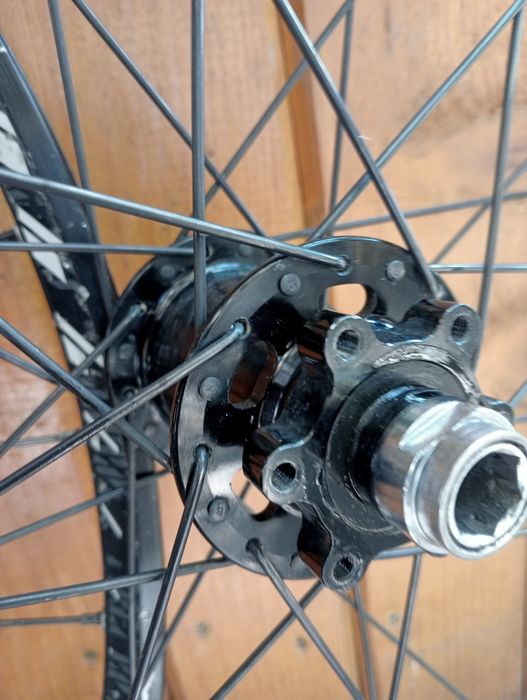 Set roți  29 Specialized thrue axle rulment  Set roti 28 Cannondale frana disc Roată față 28 dinam Roata Mavic rulmenti