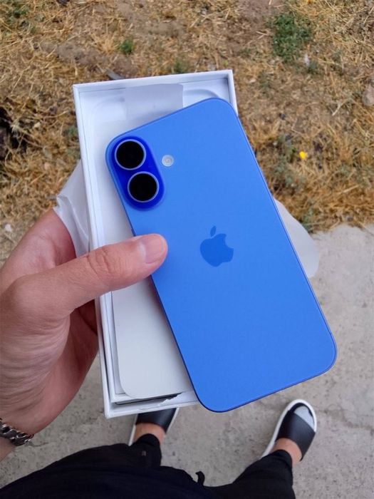 Iphone 16 ultramarine ( Kòk )