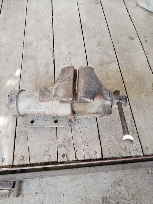 Тиски советские.