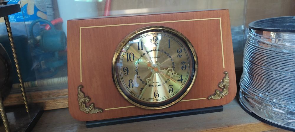 Часы янтарь кварцевые