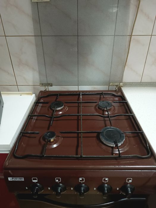 Aragaz Metalica perfect funcțional.