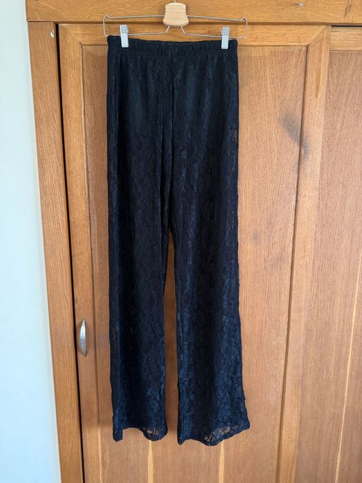 Дантелен панталон клин