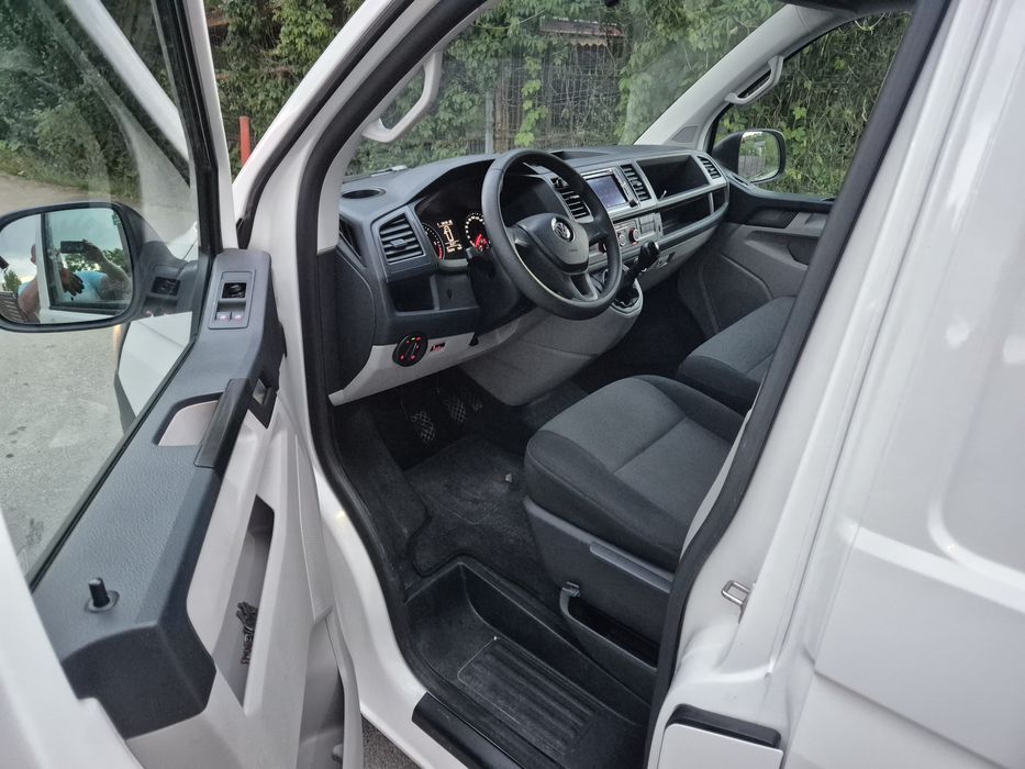 Vând Wv Transporter T6 2,0 Tdi Fab 2016// Km 130500  Reali// 102 CP