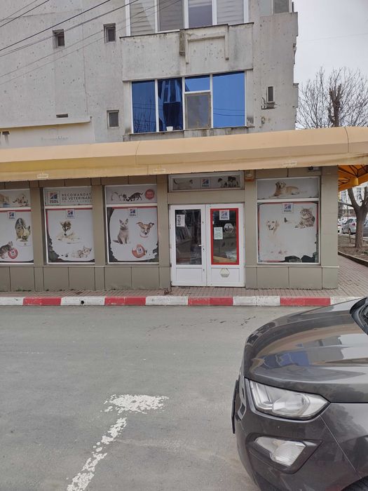 Vand (110 mp) sau inchiriez (cca 90 mp) un spatiu comercial