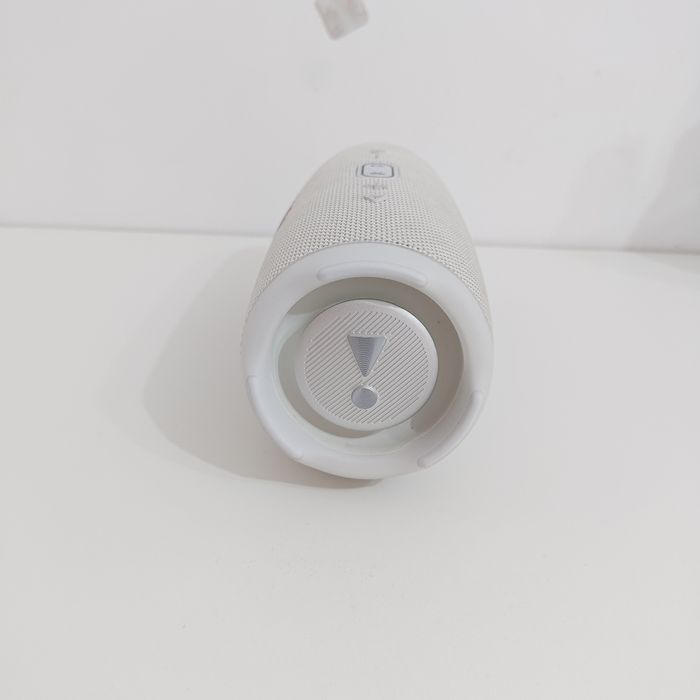 JBL Charge 5 white