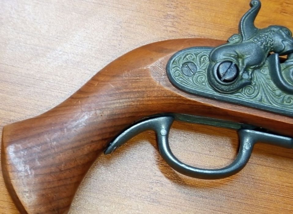 Flintă/pistol vechi de panoplie
