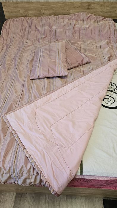 Прекрасно шалте в розов цвят. За приста.