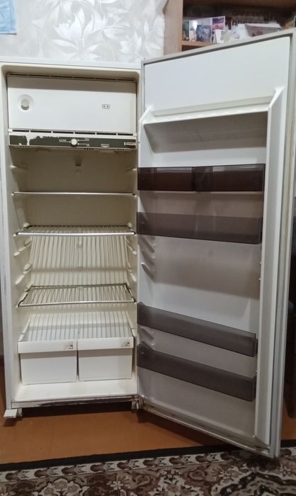 Продам холодильник