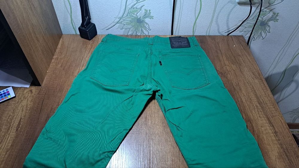 зелёные джинсы на мальчика и девочку