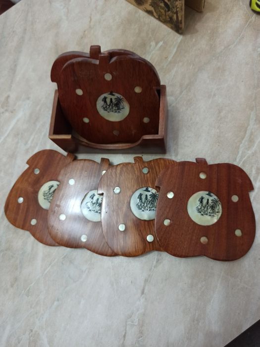 Подставки под горячие чашки.Бамбук и красное дерево с перламутром.Новы