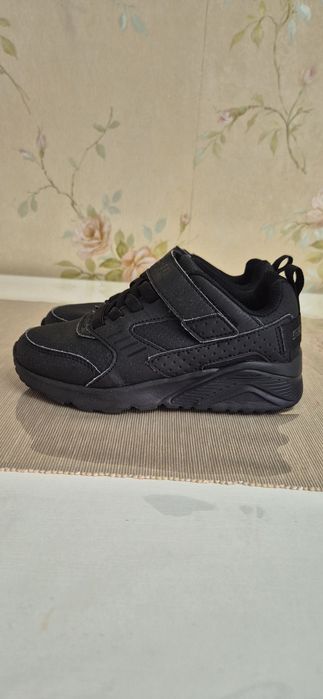 Adidasi Skechers marimea 28,5