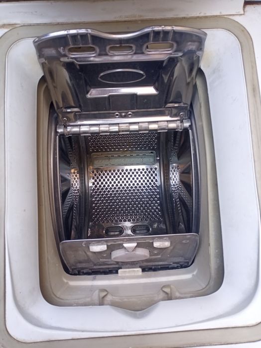 Продам стиральную машину Аристон AVTF 104